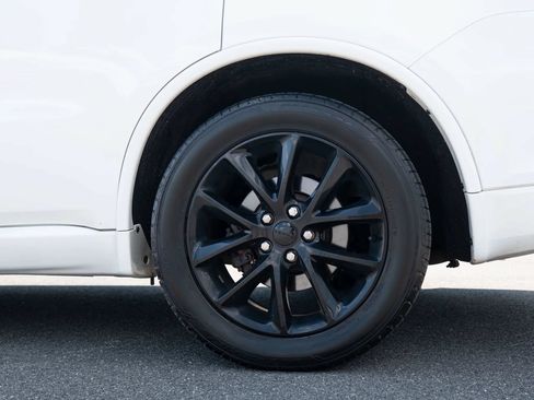 Used 2018 Dodge Durango R/T w/ Technology Group AWD/4WD image 15