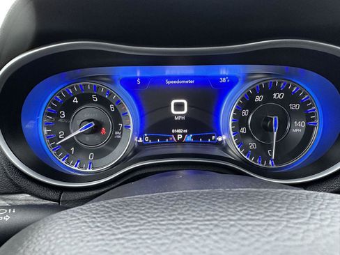 Used 2022 Chrysler 300 Touring image 29