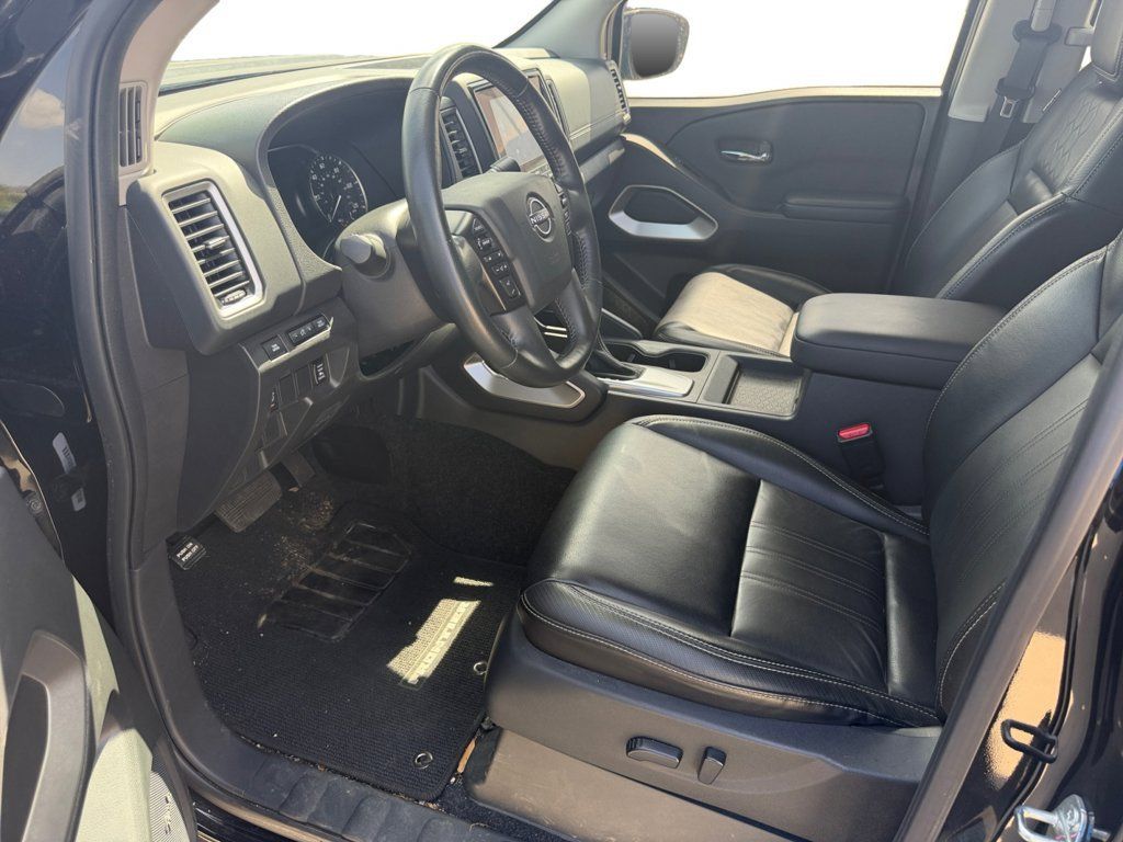 Used 2024 Nissan Frontier SL w/ Technology Package RWD image 10