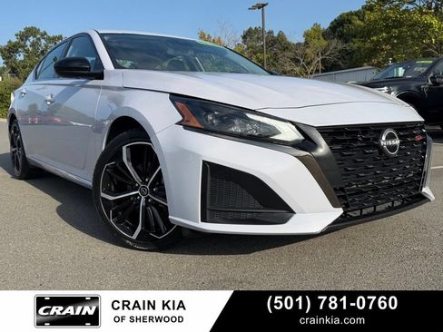 Used 2024 Nissan Altima 2.5 SR FWD image 1