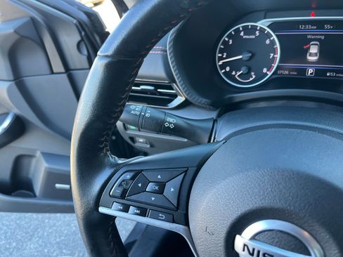 Used 2023 Nissan Sentra SR w/ SR Premium Package image 29