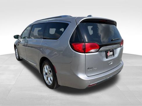 Used 2020 Chrysler Pacifica Limited FWD image 5