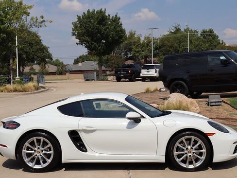 Used 2019 Porsche 718 Cayman image 5