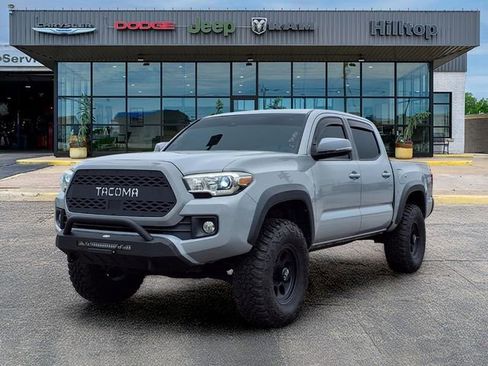 Used 2019 Toyota Tacoma TRD Off-Road AWD/4WD image 1