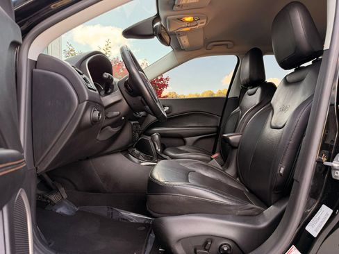 Used 2018 Jeep Compass Limited w/ Navigation Group AWD/4WD image 12
