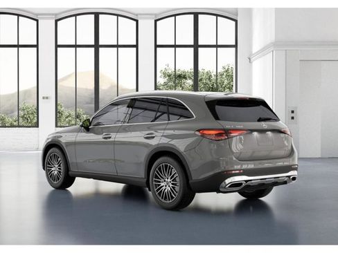 Used 2026 Mercedes-Benz GLC 300 4MATIC image 29