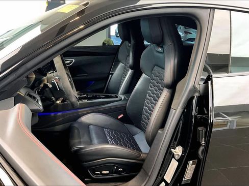 Used 2022 Audi RS e-tron GT image 8