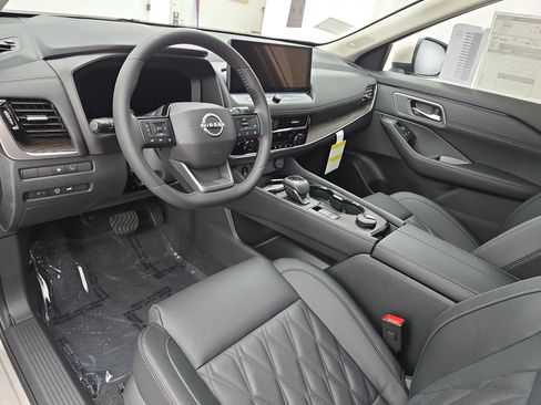 New 2026 Nissan Rogue Platinum AWD/4WD image 16