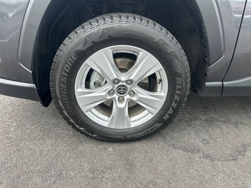 Used 2021 Toyota RAV4 XLE w/ Convenience Package image 12