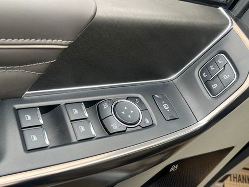 Used 2025 Ford F350 Platinum w/ Platinum Plus Package AWD/4WD image 17