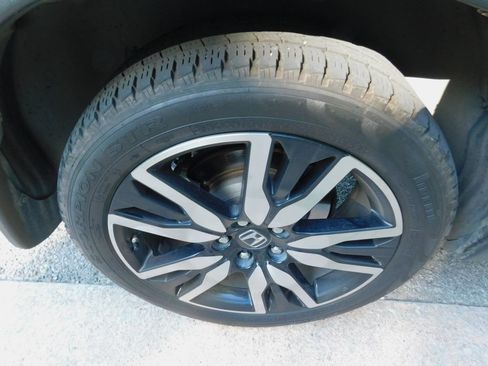 Certified 2020 Honda Pilot Touring image 7