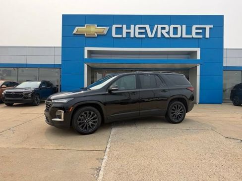 Used 2023 Chevrolet Traverse RS w/ LPO, Floor Liner Package AWD/4WD image 2
