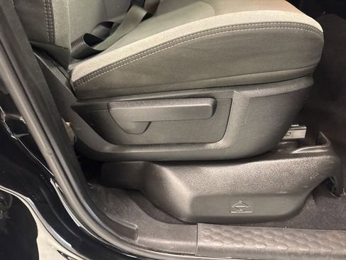 Used 2021 RAM 2500 Big Horn image 26