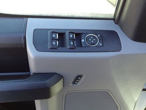 Used 2019 Ford F550 4x4 SuperCab Super Duty image 12