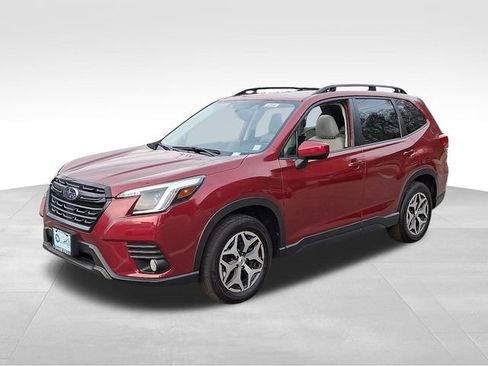 Used 2023 Subaru Forester Premium image 3