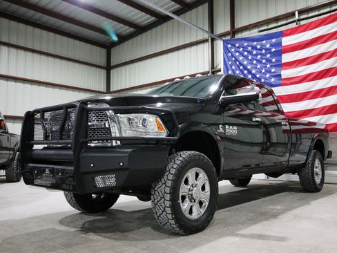 Used 2017 RAM 2500 Laramie w/ Convenience Group image 3