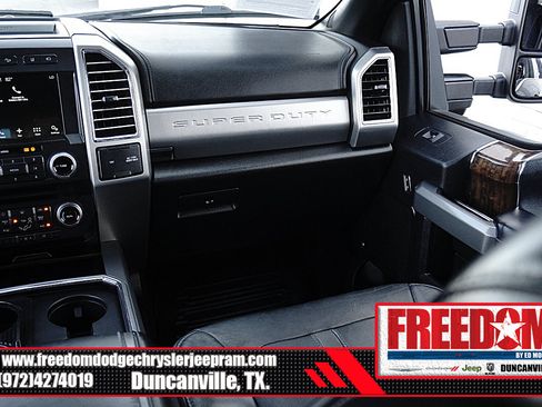 Used 2017 Ford F250 Platinum w/ Platinum Ultimate Package AWD/4WD image 37