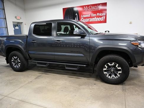 Used 2022 Toyota Tacoma TRD Off-Road image 4