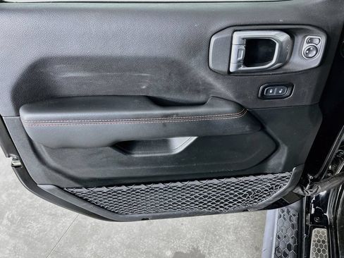 Used 2021 Jeep Wrangler Unlimited Rubicon w/ Dual Top Group AWD/4WD image 22