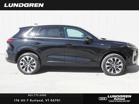 New 2026 Audi Q3 quattro 2.0T AWD/4WD image 3