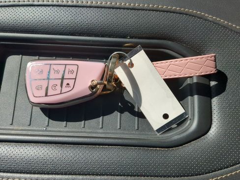 Used 2021 Chevrolet Tahoe Premier w/ Premium Package image 28