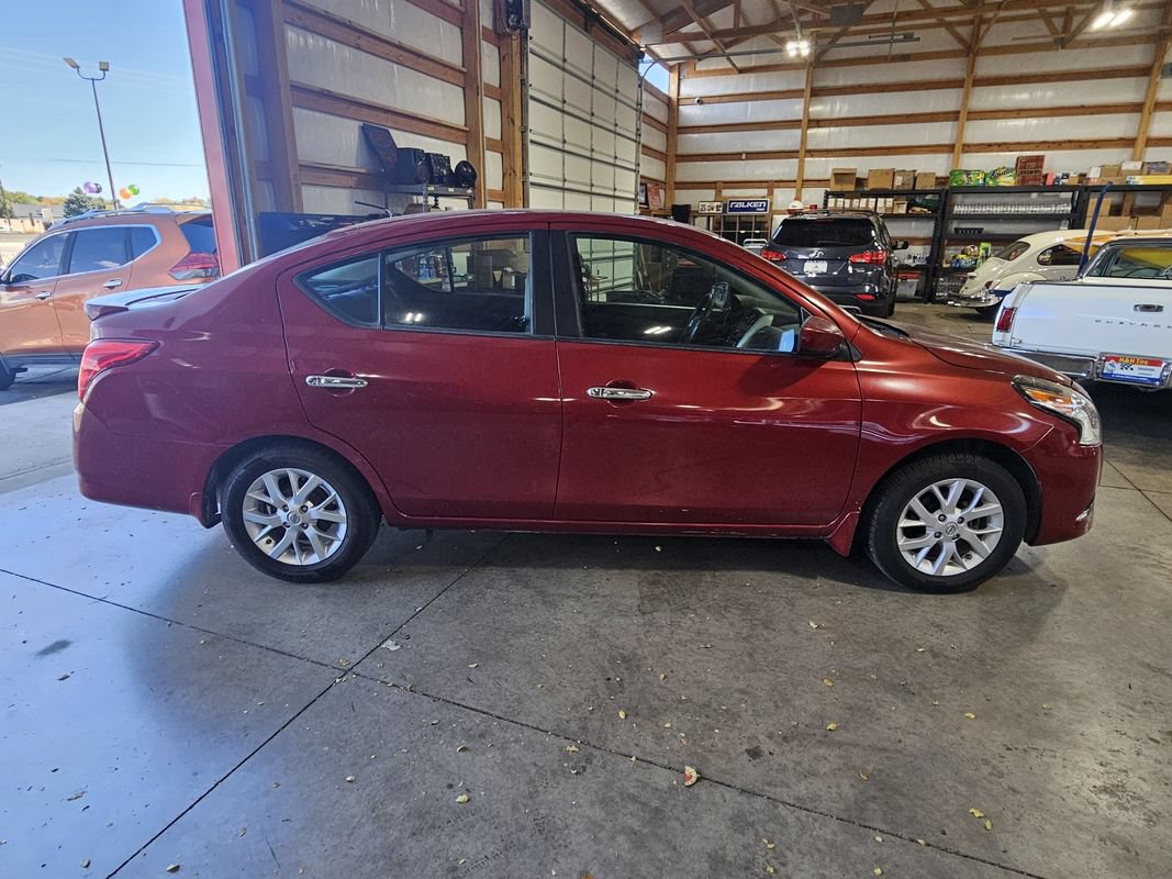 Used 2015 Nissan Versa SV w/ SV Appearance Package FWD image 8