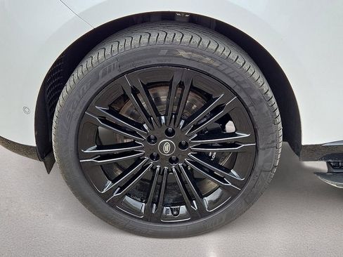 Used 2024 Land Rover Range Rover Long Wheelbase Autobiography AWD/4WD image 10