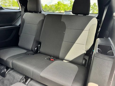 Used 2021 Chevrolet Traverse LT FWD image 14