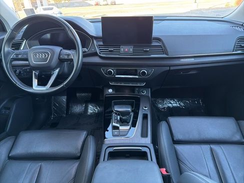 Used 2022 Audi Q5 e Premium w/ Convenience Package image 17