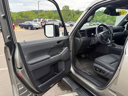 Used 2024 Lexus GX 550 w/ Cold Area Package AWD/4WD image 16