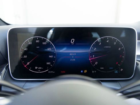 Used 2026 Mercedes-Benz GLC 300 image 16