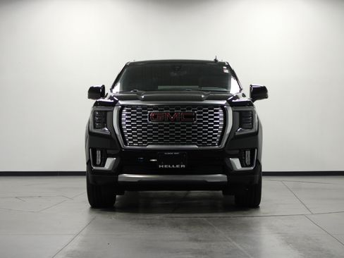 Used 2022 GMC Yukon XL Denali w/ Denali Ultimate Package AWD/4WD image 9