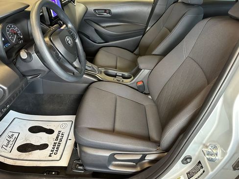 Used 2025 Toyota Corolla LE FWD image 21