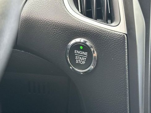 Used 2024 Ford Edge SEL image 16