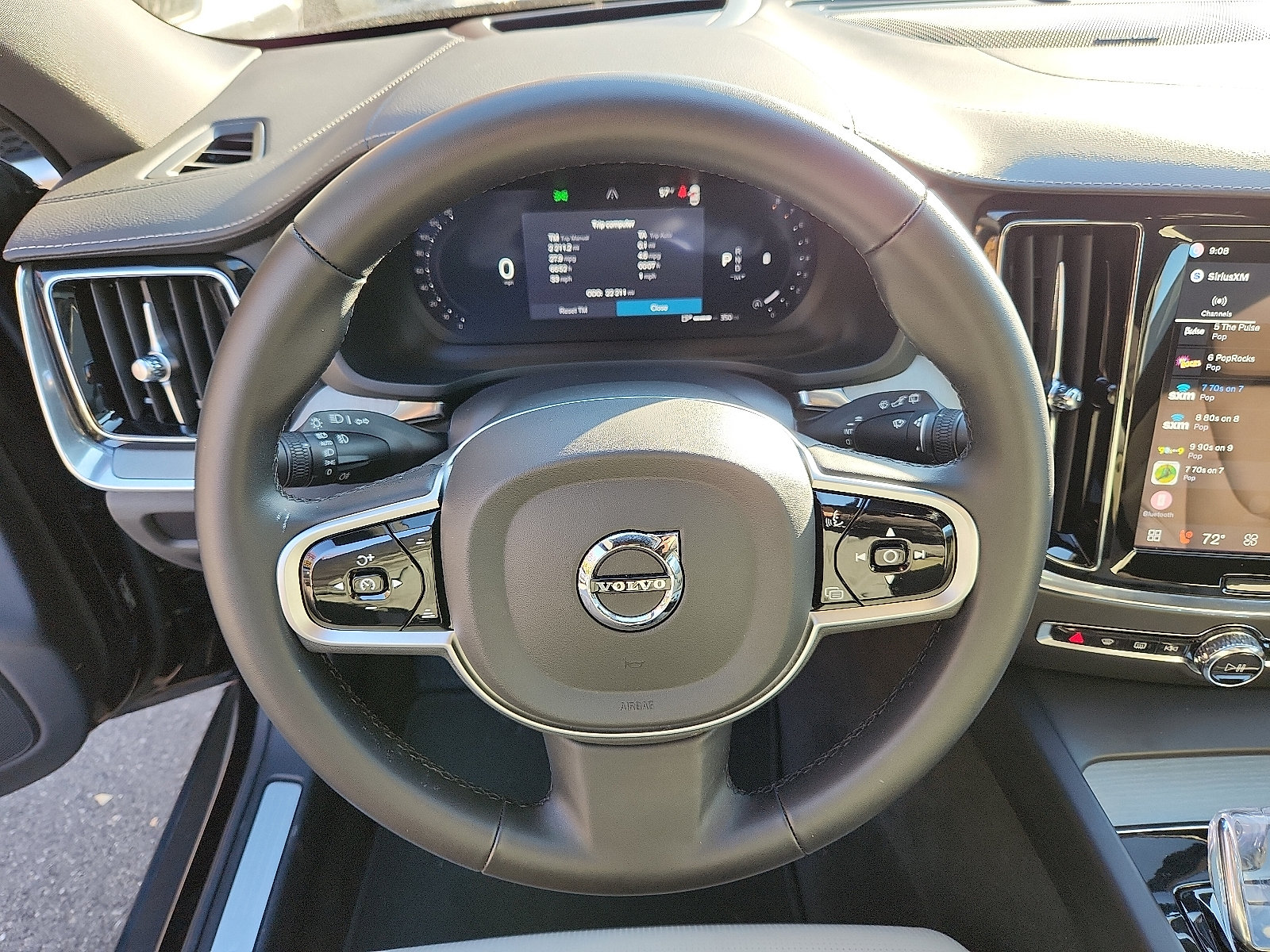 Used 2025 Volvo V60 B5 Cross Country Ultra AWD/4WD image 19