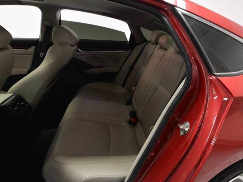 Used 2019 Honda Accord Touring image 11
