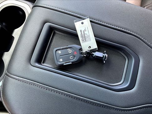 Used 2019 GMC Sierra 1500 SLT w/ SLT Premium Plus Package AWD/4WD image 34