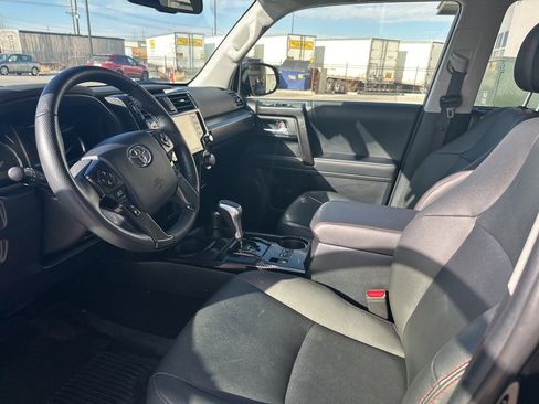 Used 2024 Toyota 4Runner TRD Off-Road Premium image 11