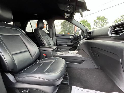 Used 2020 Ford Explorer XLT w/ Equipment Group 202A RWD image 24