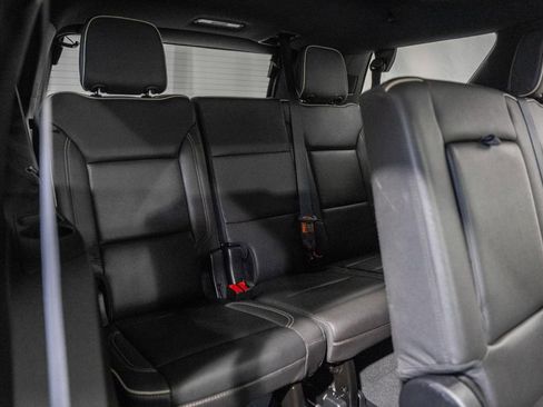 Used 2023 GMC Yukon SLT image 40