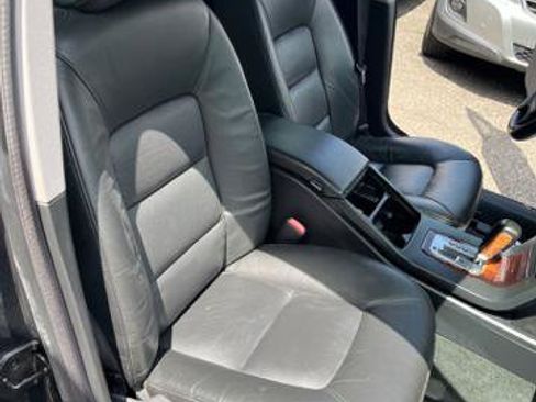 Used 2010 Volvo V70 FWD image 15