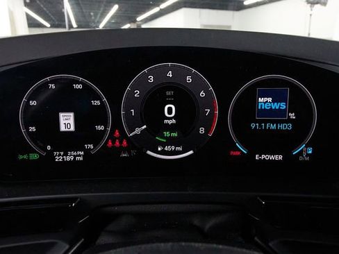 Used 2024 Porsche Cayenne AWD/4WD image 14
