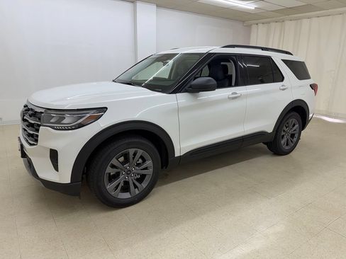 New 2026 Ford Explorer Active w/ Active Comfort Package AWD/4WD image 1