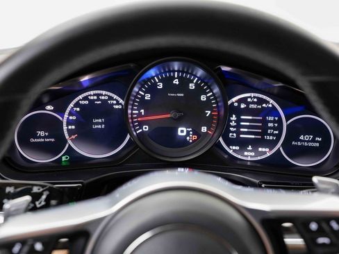Used 2018 Porsche Panamera image 29