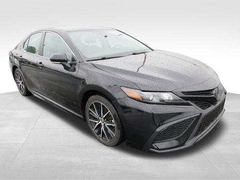 Used 2024 Toyota Camry SE FWD image 7