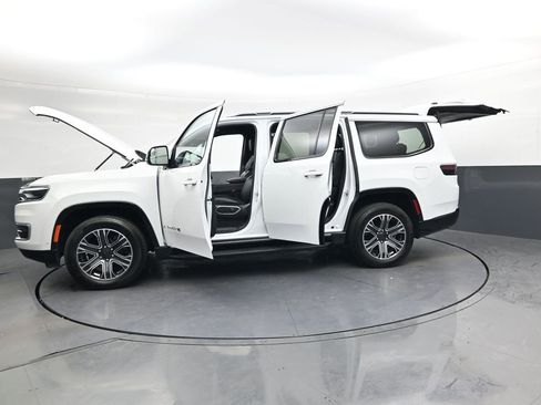 Used 2024 Jeep Wagoneer Series II image 48