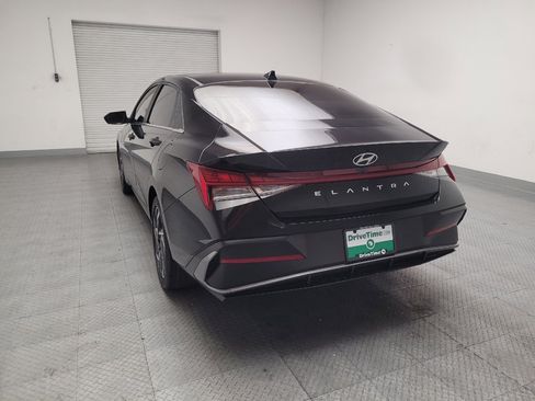 Used 2025 Hyundai Elantra SEL FWD image 6
