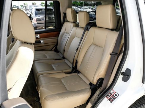 Used 2016 Land Rover LR4 HSE AWD/4WD image 36