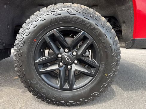 Used 2019 Chevrolet Silverado 1500 LT Trail Boss image 14