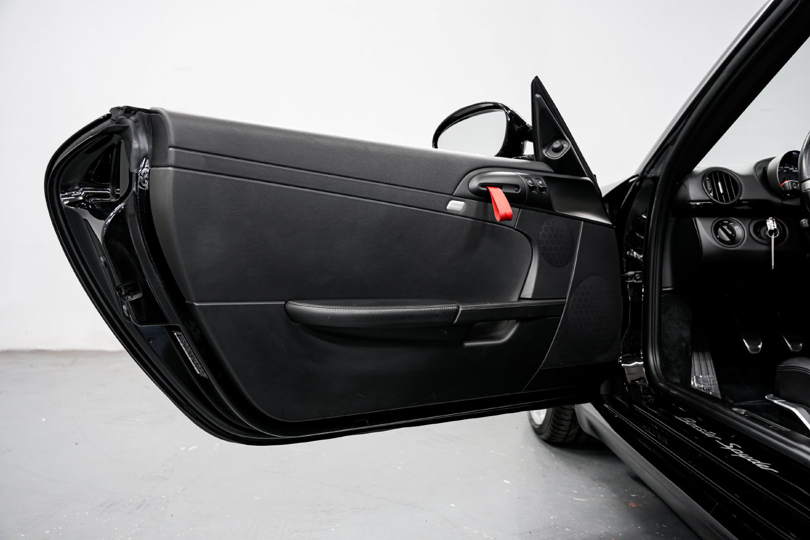 Used 2011 Porsche Boxster Spyder RWD image 20